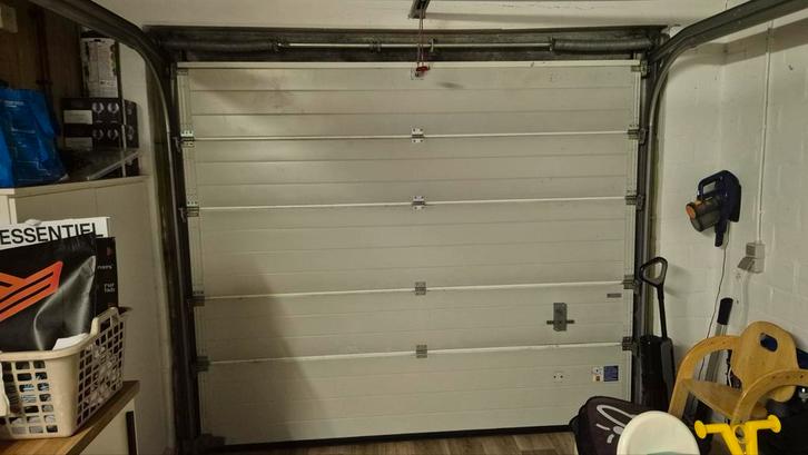 Sectionale poort met automatische deuropener, Doe-het-zelf en Bouw, Rolluiken, Ophalen