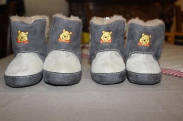 2 paires de bottes fourrées winnie l'ourson pointure 17/18 e, Enlèvement ou Envoi, Utilisé, Bottes