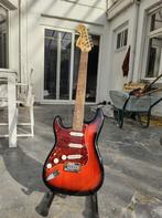 Squier Standard Stratocaster Linkshandig LH Antique Burst, Overige merken, Solid body, Zo goed als nieuw, Ophalen