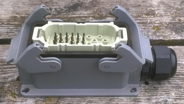 Stekker 40 polig chassisdeel, Harting, Muziek en Instrumenten, Kabels en Stekkers, Zo goed als nieuw, Apparatuur, Ophalen of Verzenden
