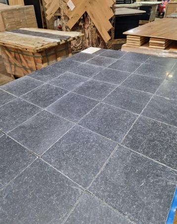 HARDSTEEN TEGELS ANTICATO 20X20CM beschikbaar voor biedingen