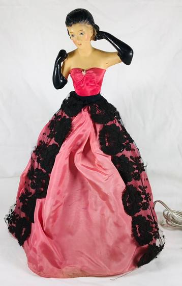 antieke vintage design half doll tafellamp beschikbaar voor biedingen