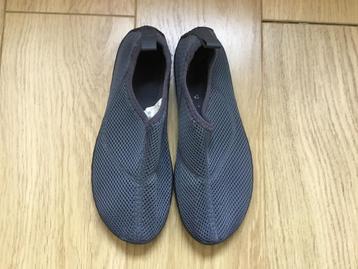 Waterschoenen beschikbaar voor biedingen