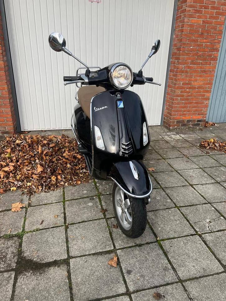 Vespa Primavera 2017 (B klasse), Fietsen en Brommers, Scooters | Vespa, Zo goed als nieuw, Overige modellen, Klasse B (45 km/u)