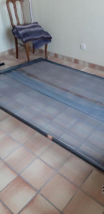 Gratis net voor dubbel bed of gratis ijzer   d beschikbaar voor biedingen