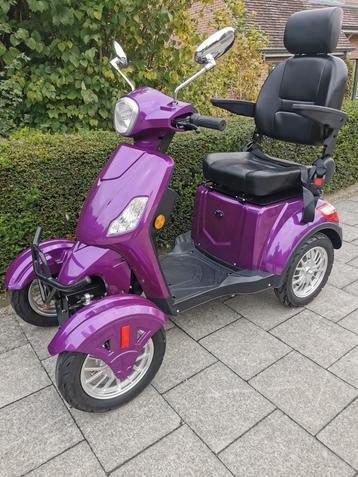 Scootmobiel nieuw 2025-model 25kmu meer info 0488826971  beschikbaar voor biedingen