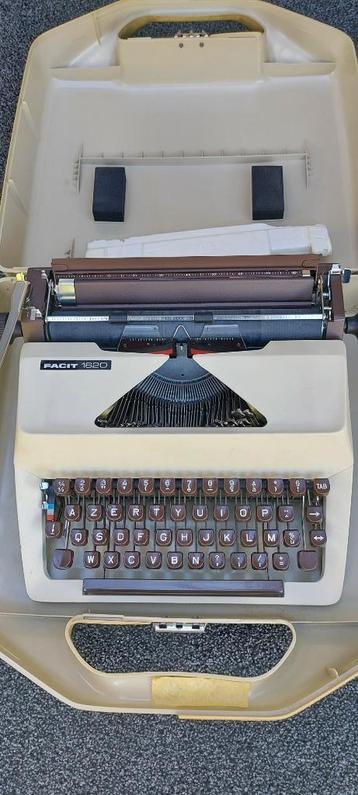 typmachine Facit beschikbaar voor biedingen