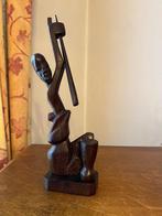 Statuette en bois sculpté africaine, Antiquités & Art, Enlèvement ou Envoi