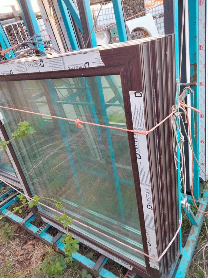 Ramen nieuwe staat bruine pvc, Doe-het-zelf en Bouw, Glas en Ramen, Zo goed als nieuw, Ophalen