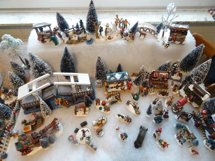 Lemax kersthuisjes kerstdorp met accesssoires Afhaalprijs169, Diversen, Kerst, Zo goed als nieuw, Ophalen of Verzenden