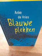 Blauwe Plekken door Anke de Vries, Boeken, Nieuw, Anke de Vries, België, Ophalen