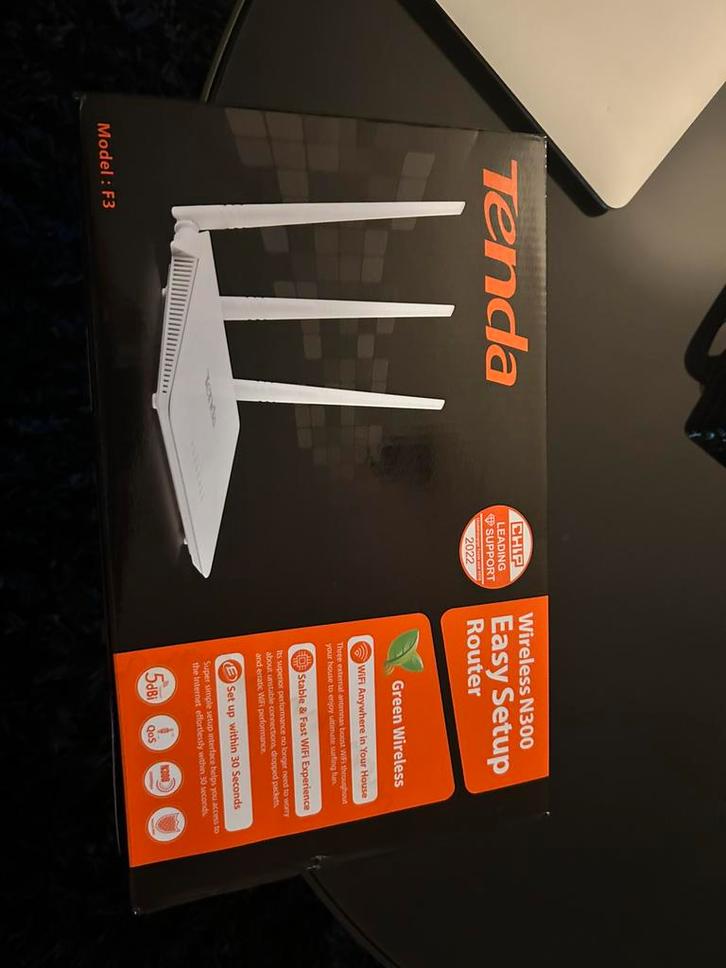 Tenda F3, Computers en Software, Netwerk switches, Zo goed als nieuw, Ophalen