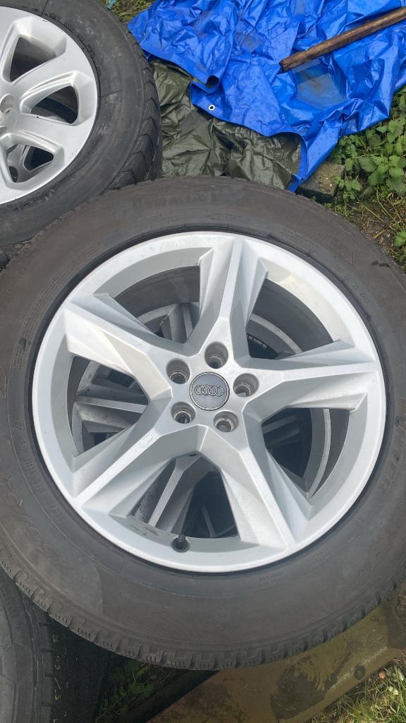 À vendre pneus comme neuf d’occasion grande marque, Auto's, Volkswagen, Bedrijf, Ophalen