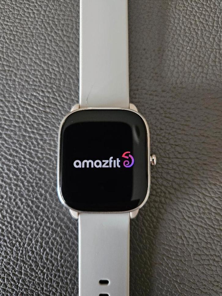 Amazfit GTS 4 mini, Handtassen en Accessoires, Smartwatches, Zo goed als nieuw, Android, Wit, Afstand, Calorieverbanding, Hartslag