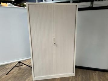 Hoge roldeurkast wit 198cm beschikbaar voor biedingen