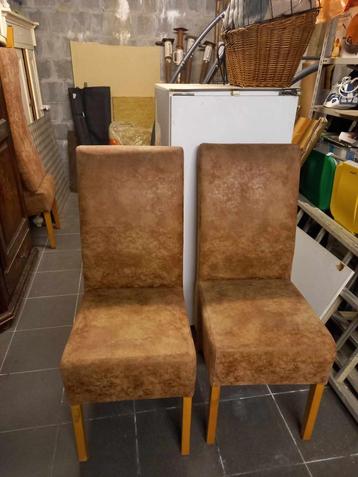 4 stoelen  beschikbaar voor biedingen
