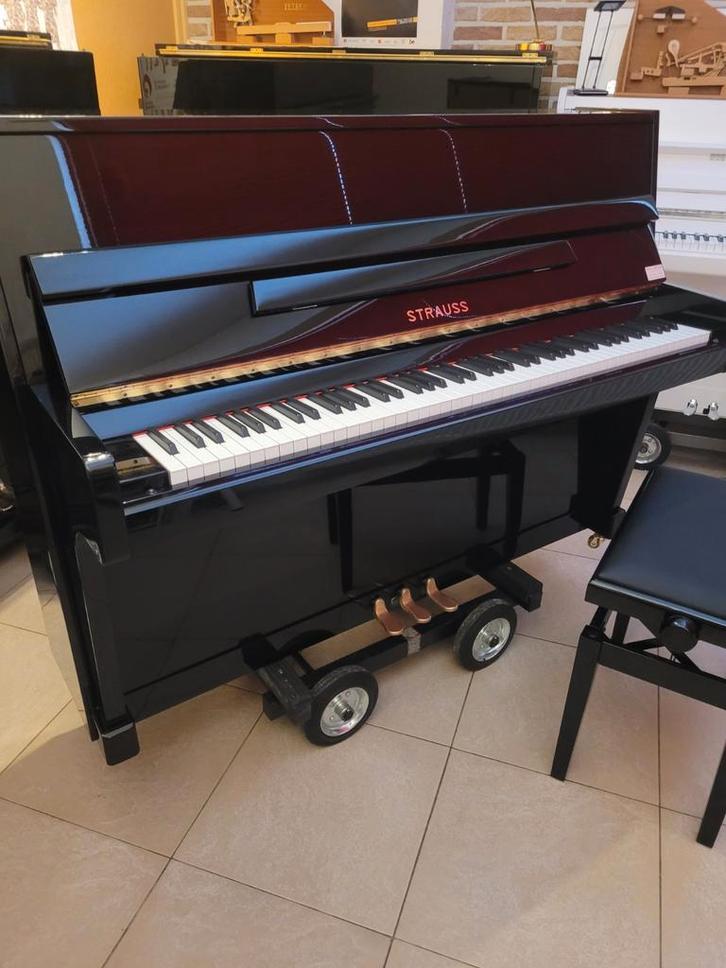 Huurpiano Strauss, 59 eu/maand, gratis levering & stembeurt, Musique & Instruments, Pianos, Piano, Envoi