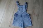 Korte jeanssalopette / tuinbroek Hema mt 122 / 128, Enfants & Bébés, Vêtements enfant | Taille 122, Pantalon, Enlèvement ou Envoi