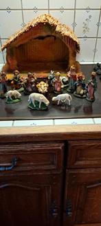 Antieke Kerststal met antieke beeldjes compleet, Diversen, Kerst, Ophalen