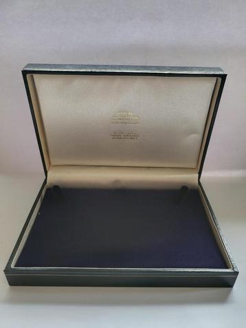 Vintage juwelendoosje beschikbaar voor biedingen