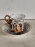 Antieken thee kopje met schoteltje (decoratief), Verzamelen, Porselein, Kristal en Bestek, Ophalen of Verzenden, Zo goed als nieuw