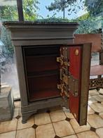 ANTIEKE ZWARE BRANDKAST KLUIS 1801 - 1900 19 DE EEUW 300 KG, Ophalen