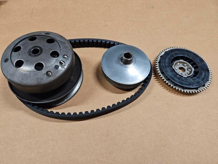 Overbrenging piaggio zip 4 takt, Fietsen en Brommers, Brommeronderdelen | Algemeen, Zo goed als nieuw, Blok, Ophalen of Verzenden