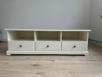 Ikea tv meubel liatorp beschikbaar voor biedingen