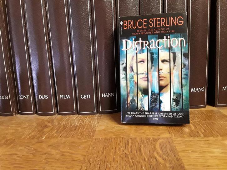 Distraction, Bruce Sterling, Boeken, Science fiction, Zo goed als nieuw, Ophalen of Verzenden