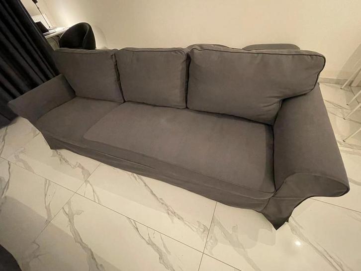 Gratis zetels twv €1000, zeer goede staat +2 twee pouffes, Huis en Inrichting, Zetels | Zetels en Chaises Longues, Zo goed als nieuw