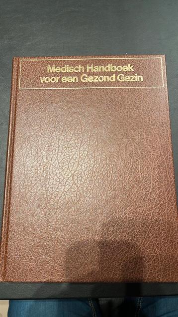 Medisch handboek voor een gezond gezin beschikbaar voor biedingen