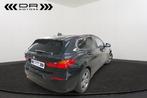 BMW 118 iA ADVANTAGE - NAVI - LEDER - PANODAK, 1 Reeks, 0 kg, Zwart, 5 zetels