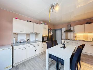 Appartement à vendre à Dinant, 3 chambres, 158 m², Appartement, 3 pièces