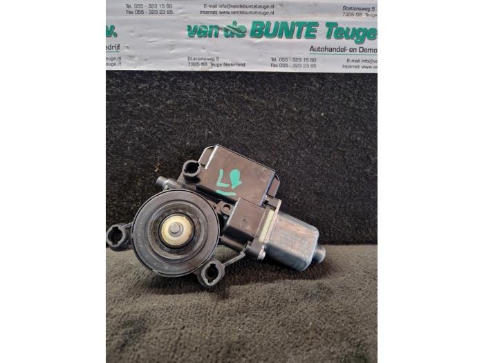 Moteur de vitre portière d'un Volkswagen Polo, Autos : Pièces & Accessoires, Enlèvement ou Envoi, 3 mois de garantie, Utilisé
