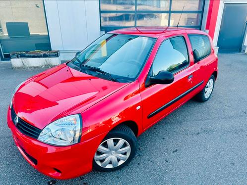 RENAULT CLIO 40.000Km!!!, Auto's, Renault, Bedrijf, Clio, Benzine, Coupé, 3 deurs, Handgeschakeld, Rood, Zwart, Stof, Dealer onderhouden