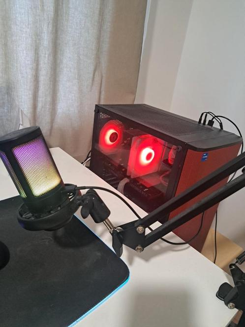 Sterke gaming pc met een hele set !, Games en Spelcomputers, Games | Pc, Gebruikt, Overige genres, Ophalen of Verzenden