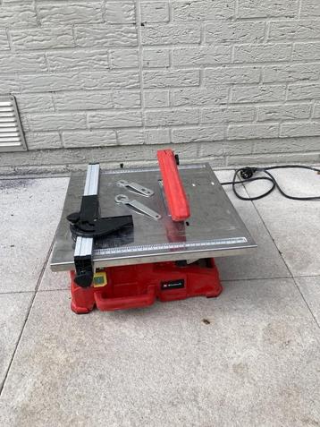 Tegelzaagmachine en tegelsnijder beschikbaar voor biedingen