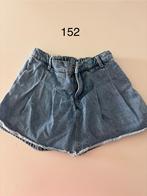 Jeansshortje 152, Ophalen