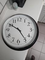 IKEA wandklok Bravur 59cm, Ophalen, Zo goed als nieuw, Analoog, Wandklok