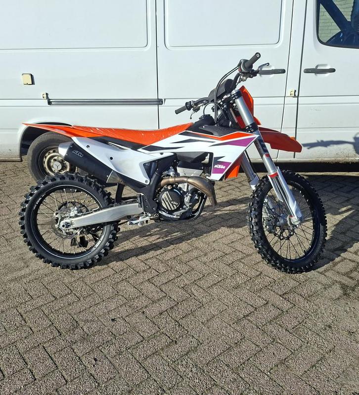 KTM 350 SX-F 2024, Fietsen en Brommers, Brommers | Crossbrommers, Zo goed als nieuw, Ophalen