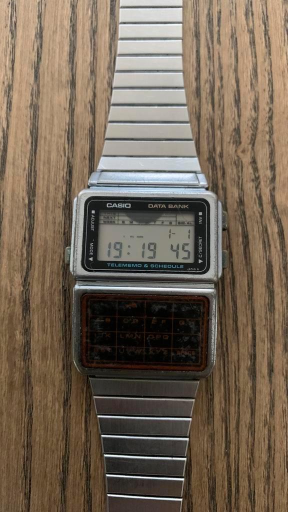 Casio DBC-600 vintage, Bijoux, Sacs & Beauté, Montres de sport, Utilisé, Enlèvement ou Envoi