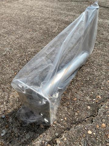 Beugel voor satelliet schotel beschikbaar voor biedingen