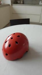 Rode skateboard helm, Fietsen en Brommers, Gebruikt, Ophalen of Verzenden