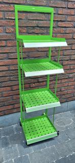Metalen rek op wielen. Display., Ophalen, Gebruikt