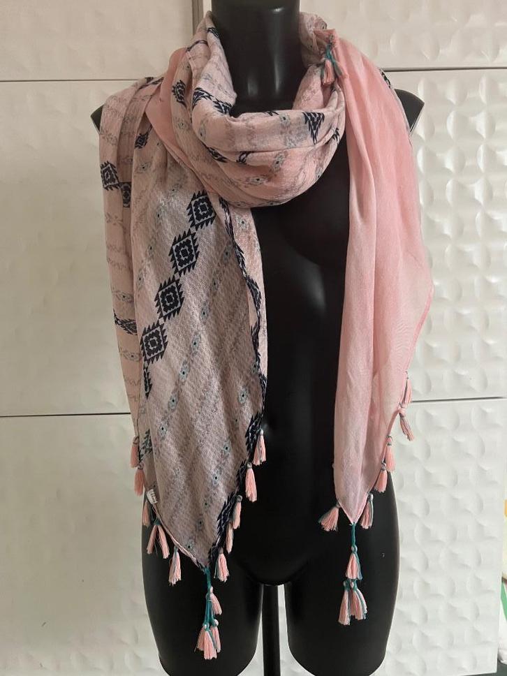 Écharpe rose pour femme : Taille unique, Kleding | Dames, Mutsen, Sjaals en Handschoenen, Zo goed als nieuw, Sjaal, Ophalen