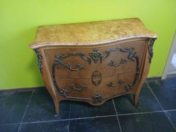 mobilier commode beschikbaar voor biedingen
