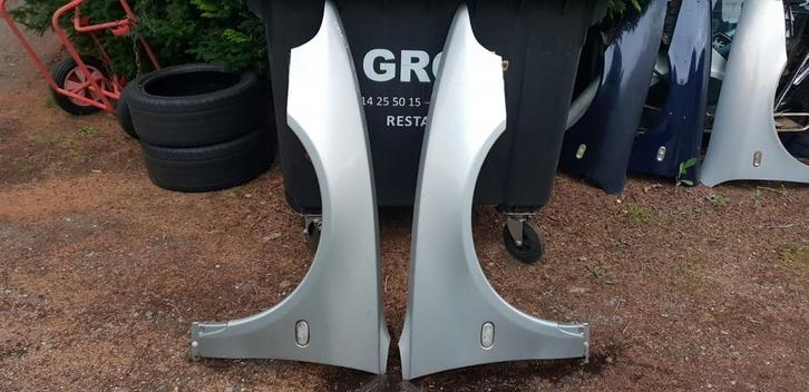 MITSUBISHI GALANT VOORSCHERMEN BJ 1998, Auto-onderdelen, Carrosserie, Spatbord, Gebruikt, Ophalen of Verzenden