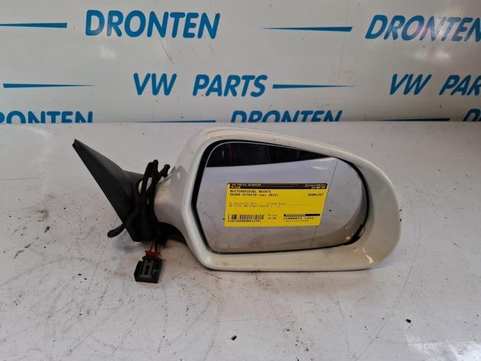 Buitenspiegel rechts van een Skoda Octavia, Auto-onderdelen, Spiegels, Skoda, Gebruikt, 3 maanden garantie, Ophalen of Verzenden