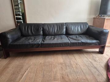 Vintage zetel beschikbaar voor biedingen