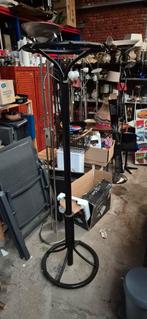 Ijzeren staan kapstok, Enlèvement